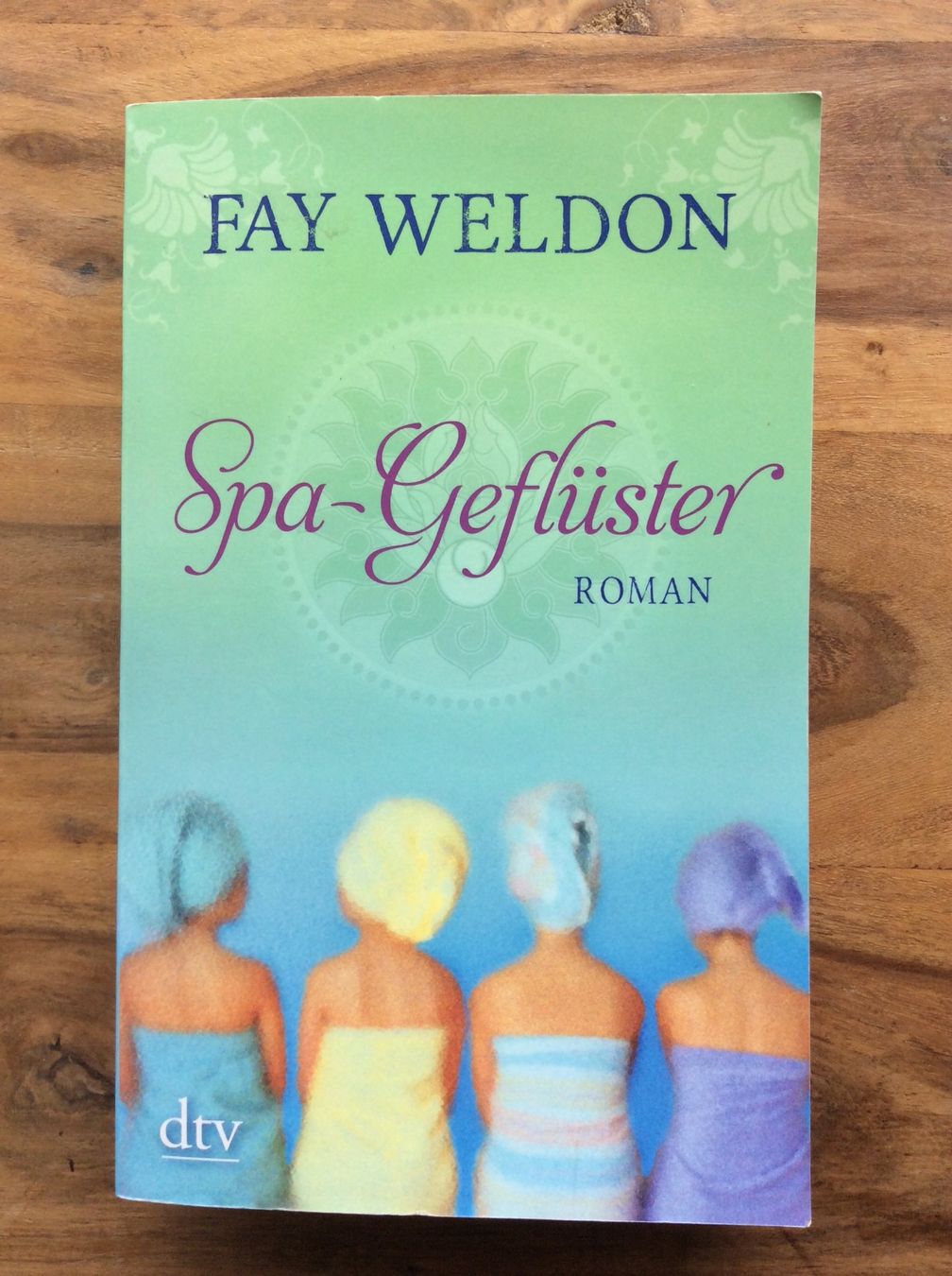 Libri: Fay Weldon - Spa-Geflüster – Usato da Horgen venduto da flyingpenguin2000