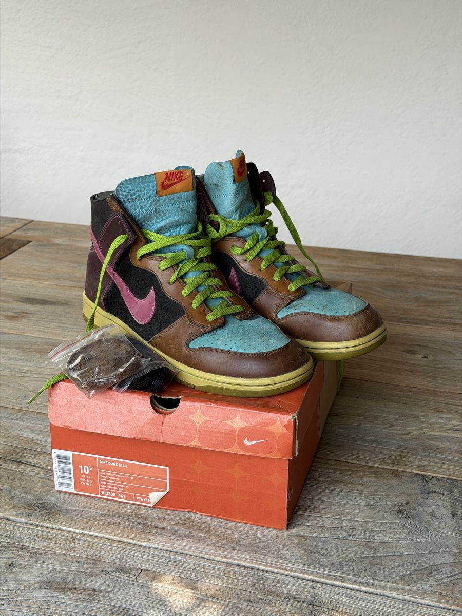 Nike Herrenschuhe: Nike Dunk High "UNDEFEATED" 2005 - US10.5 – Gebraucht aus Küsnacht von Niederdorf-Sales
