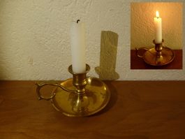 Kerzenständer  antik Messing Schale  mit geschwungenem Griff
