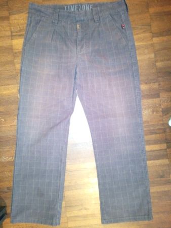 Graue, gerade geschnittene Hose von Timezone, Grösse 33/32