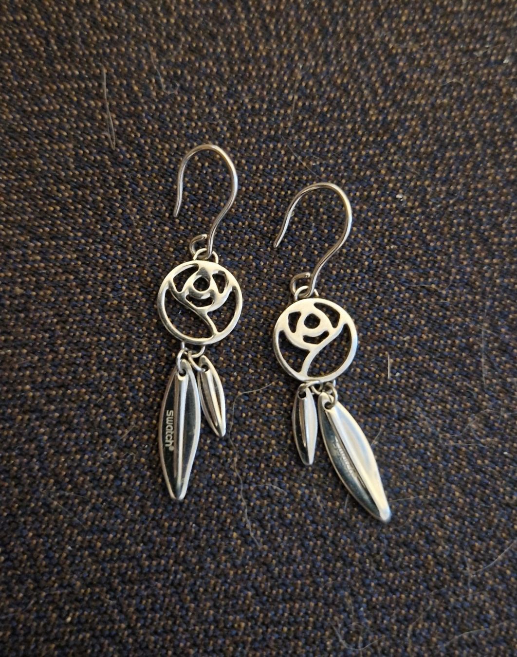 Ohrringe & -stecker: Boucles d'oreilles Swatch Japan Roses – Neu (gemäss Beschreibung) aus Fribourg von kimlan