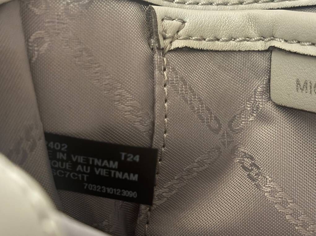 Borse da donna: Michael Kors Tasche Grau – Usato da steinach venduto da mickymcfly 4