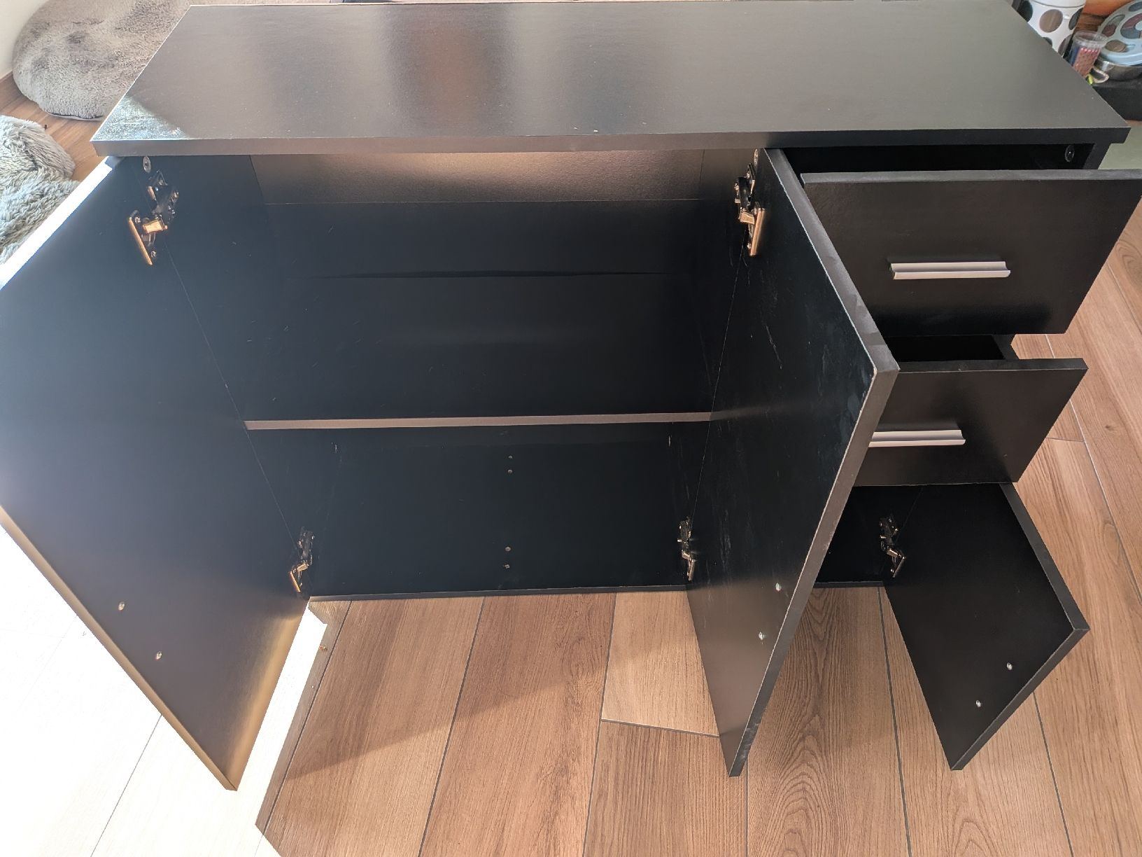 Cassettiere: Gratis schwarzes Sideboard mit 3 Türen und 2 Schubladen – Usato da Walde AG venduto da hug_n6v5 2