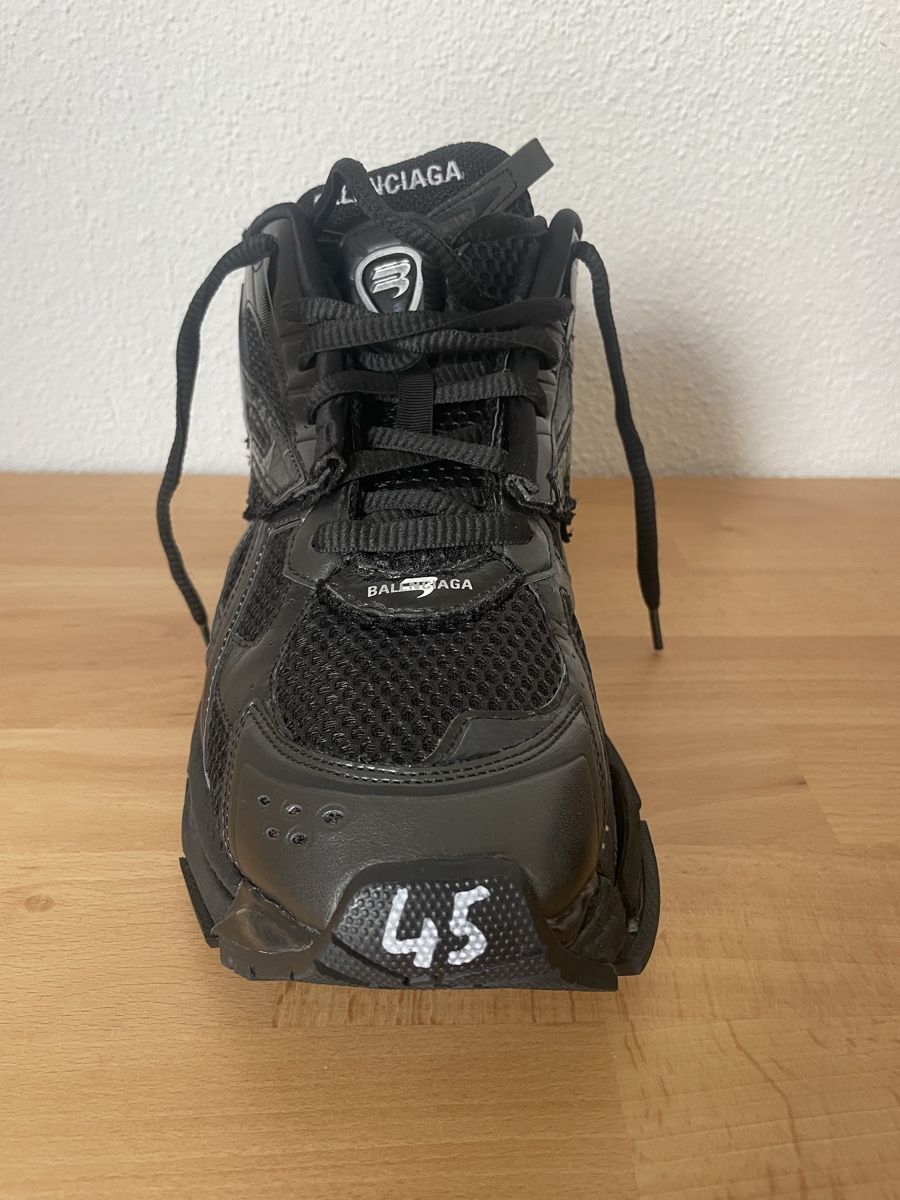 Balenciaga Scarpe da uomo: Balenciaga Runner Black Gr. 45 Top Zustand – Usato da Hünenberg See venduto da nik_g2y2 7