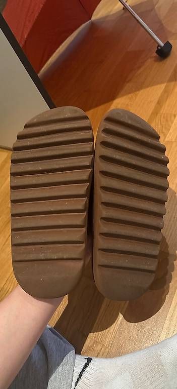 Herrenschuhe: YEEZY US11 – Gebraucht aus Langenthal von AliceAmmann 1