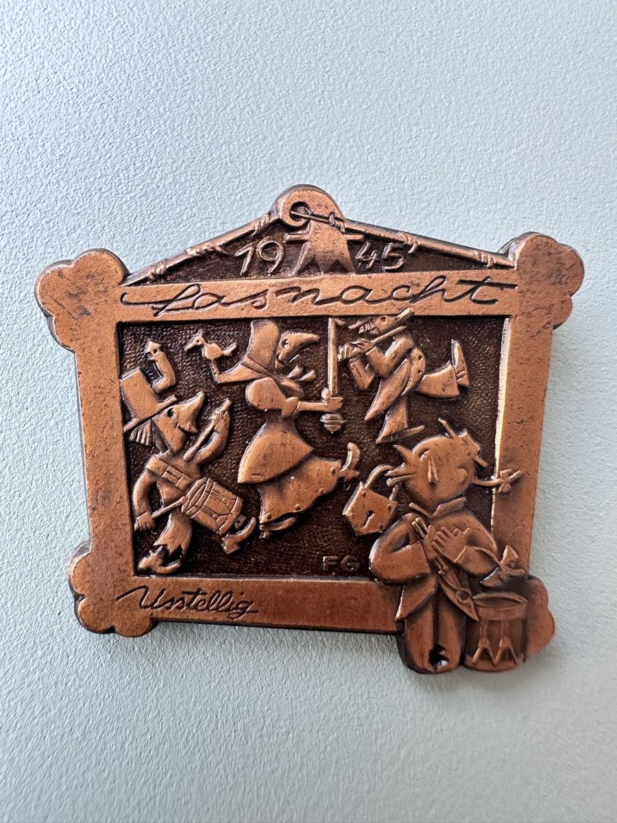 Basler Placchette & Badge: Fasnacht Basel KUPFER 1945 – Usato da Basel venduto da fasnachtsoutlet1965