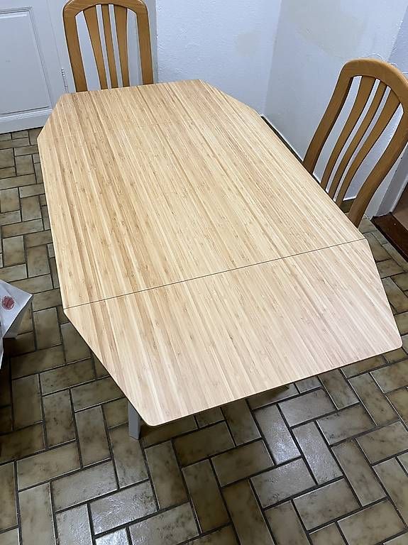 Tables: Table à manger extensible  – D'occasion à Orbe par dua_m9q8