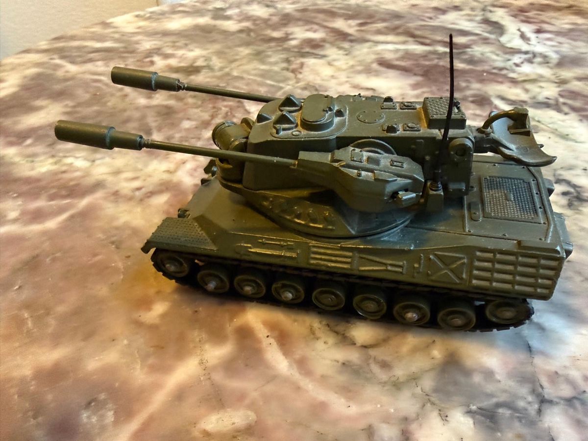Dinky Toys Kit di modellismo & Modellini statici: Leopard Tank Modell 692 – Usato da Chur venduto da pet_q7kd 3