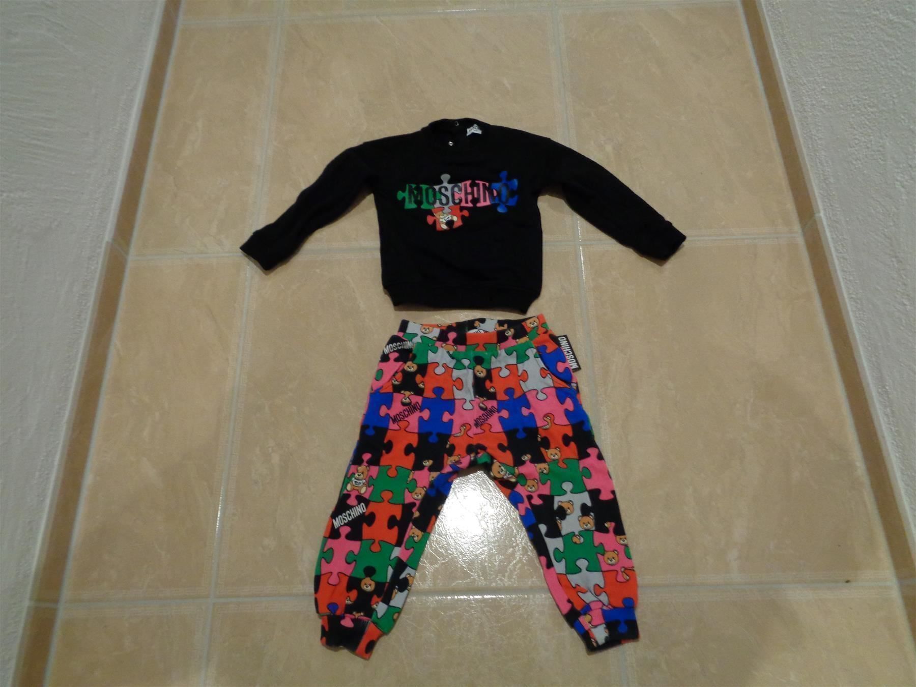 Moschino Lotti & Set di vestiti: Moschino super NWT Set, 2J 92 NP 28o Fr – Usato da Klingnau venduto da Markus14