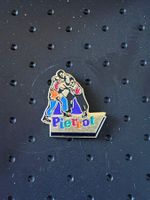 Pin Pierrot mit Schwingern
