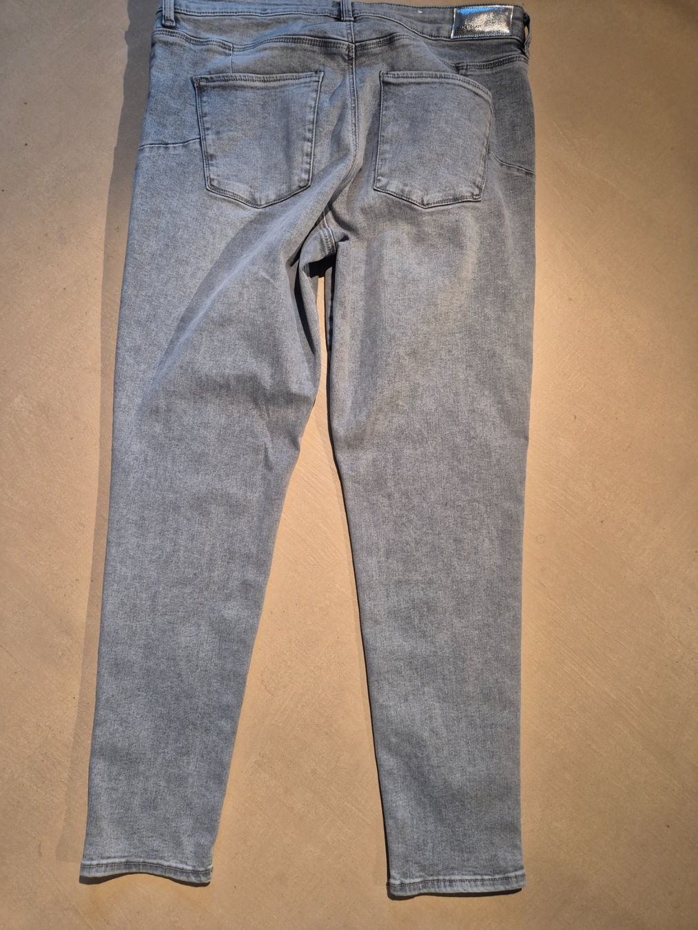 C&A Jeans: C + A Flex Jeans grau Gr. 46 – Nuovo (secondo la descrizione) da Dietikon venduto da grafad 1