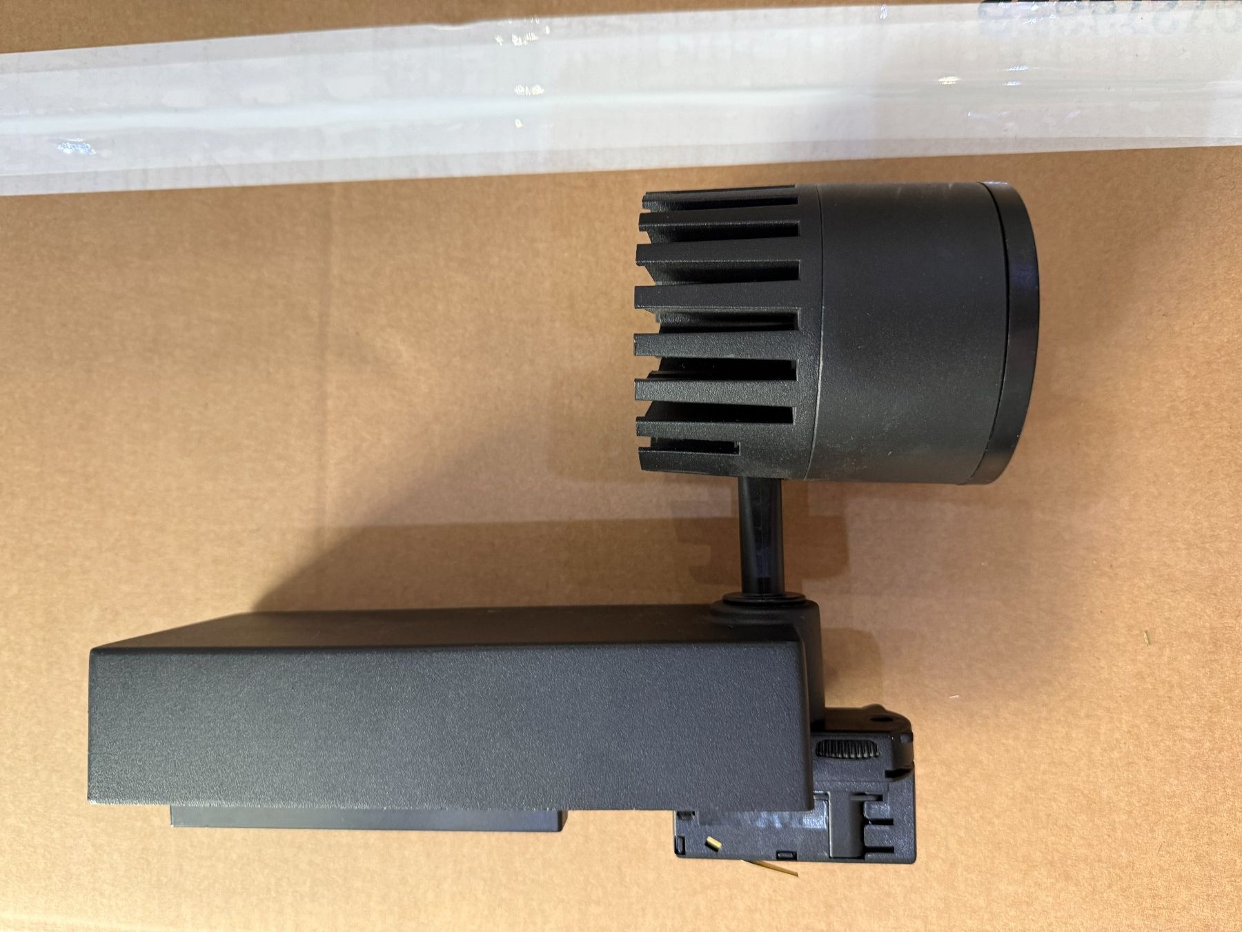 Lampade: LED-Schienenstrahler "Tracklight" LIMAS, LM.013.32014 – Usato da Unterengstringen venduto da Tnovus 1