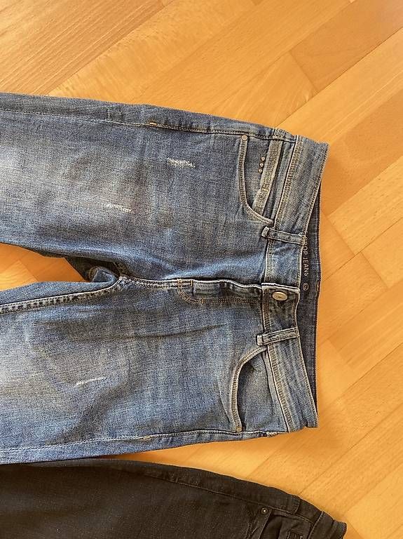Jeans: 3x neuwertige Hose Grösse XS – Gebraucht aus Mollis von sch_7b5z 1
