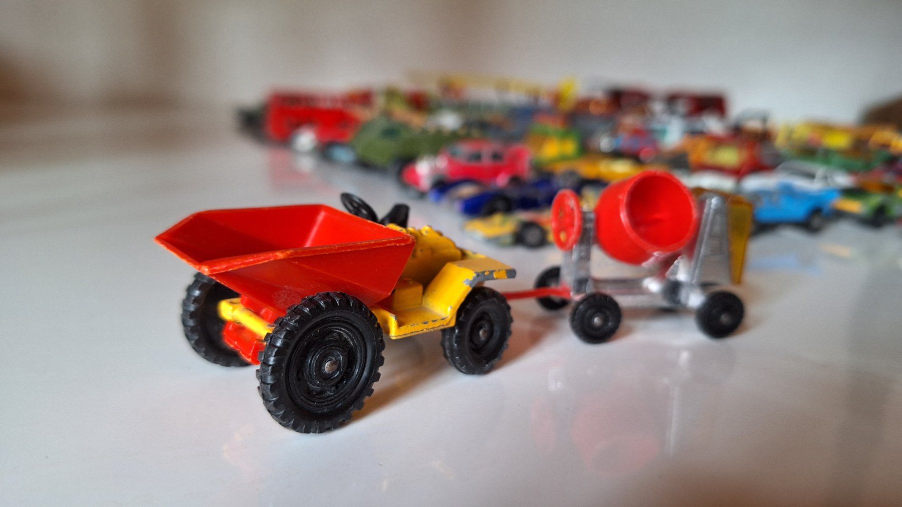 Giocattoli: Lesney Matchbox/Corgi, etc.: über 100 Stück – Usato da Wilchingen venduto da 80x120 6