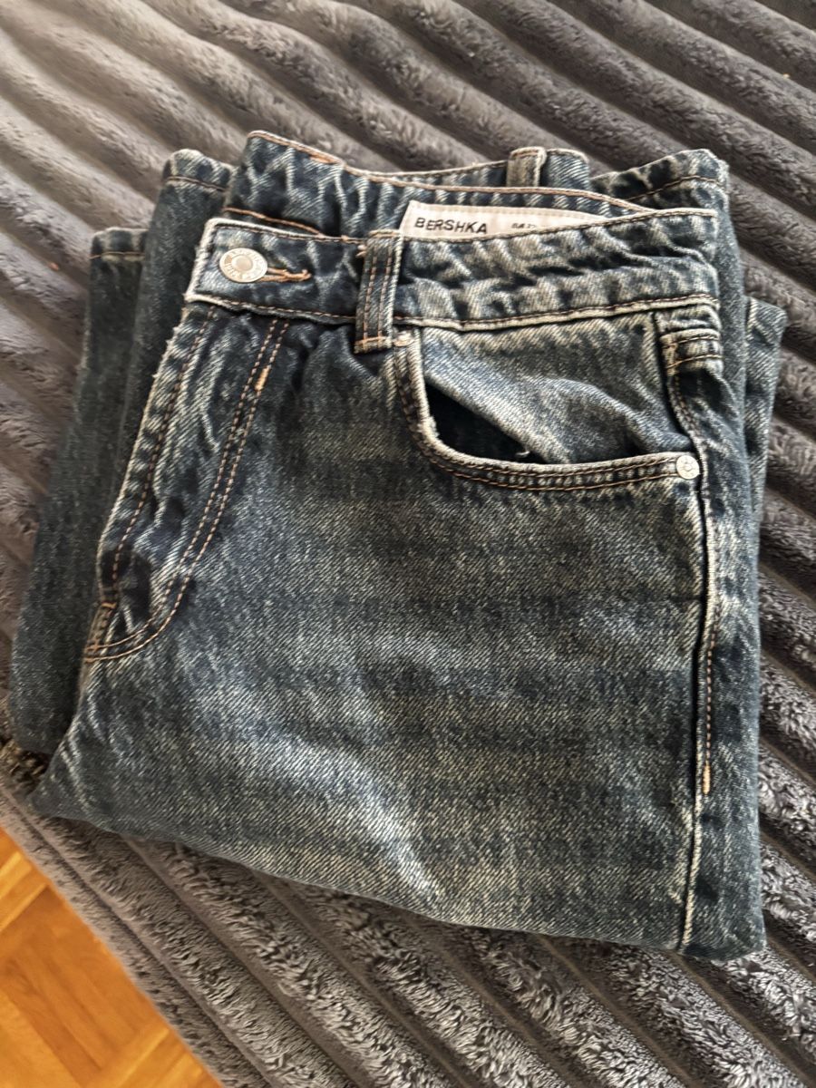 Pantaloni: Bershka Hose – Usato da Schlieren venduto da solelunalaura 1