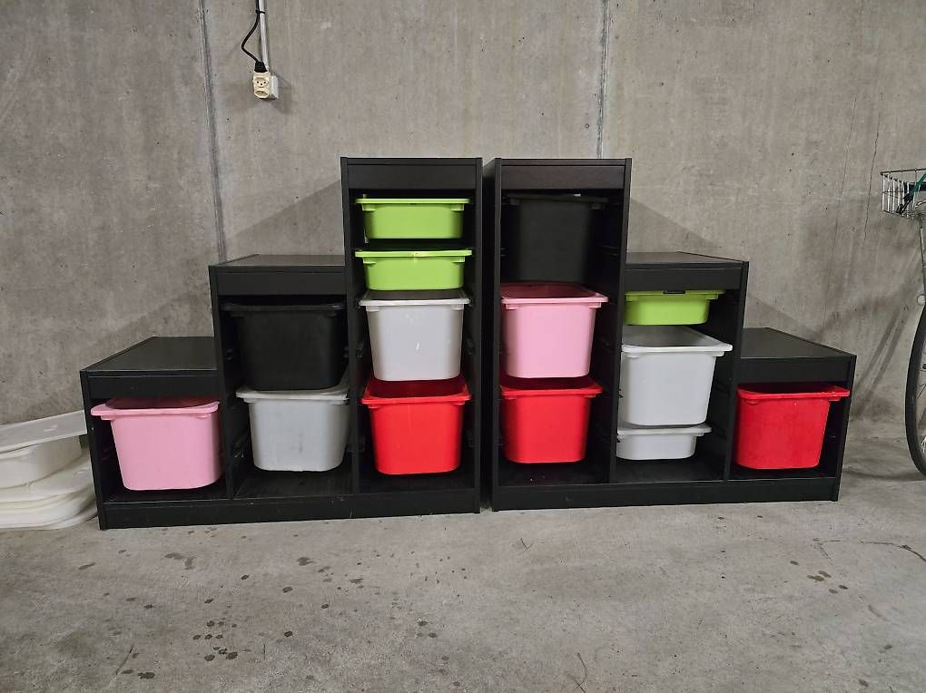 Scaffali: Trofast Regal von IKEA x2 mit Boxen – Usato da Zürich venduto da simonanstey