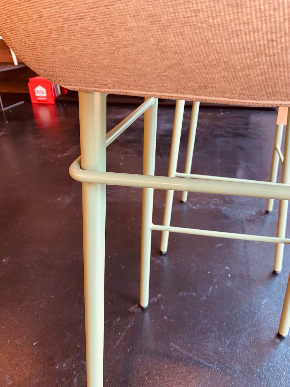Seggioloni: 1 Paar gepolsterte Barstühle XOKO – Nuovo (secondo la descrizione) da Horgen venduto da StudioSferaAG 4