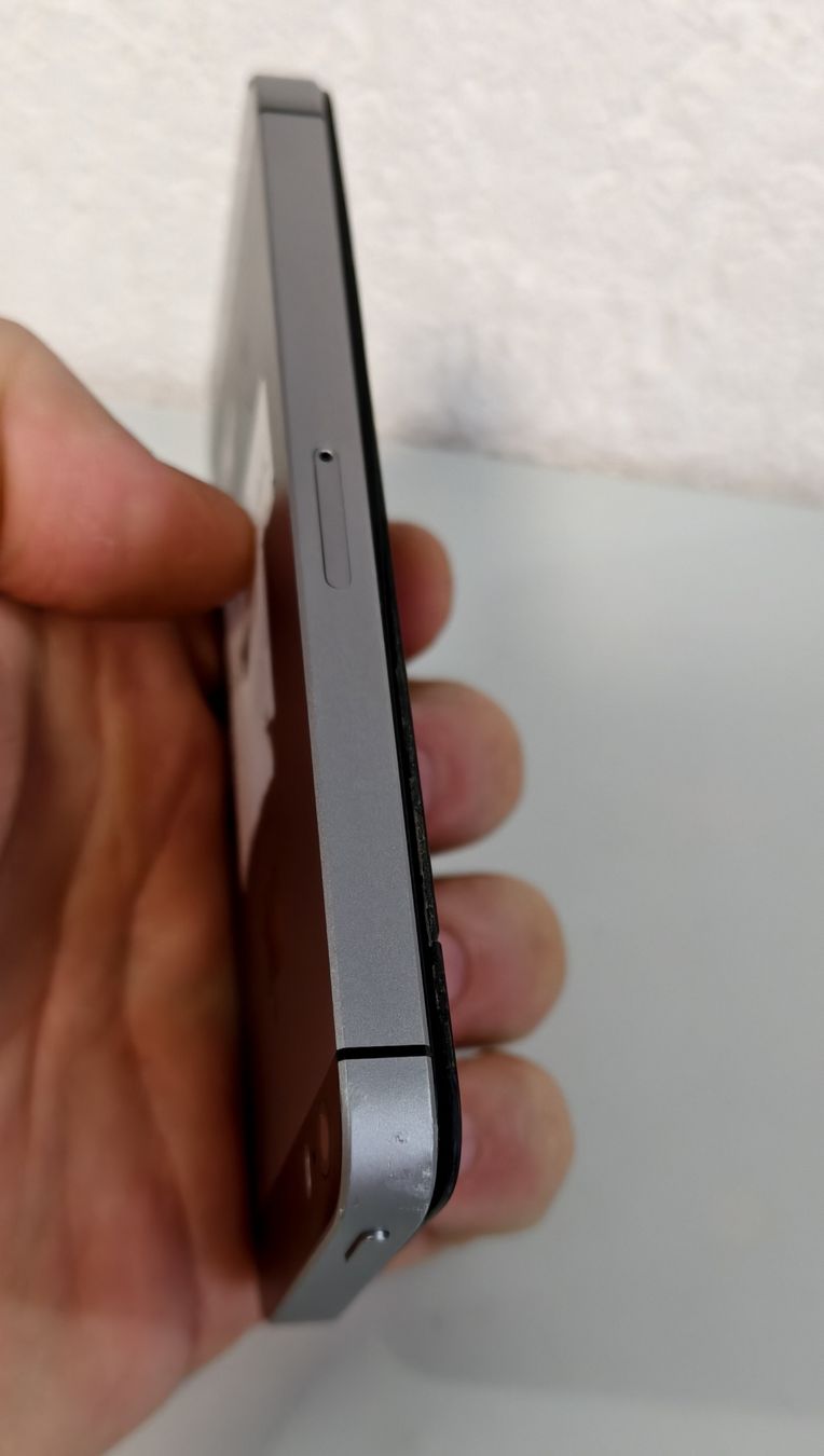 Apple Portables: iPhone SE defekt – Défectueux à Ehrendingen par Rocky985 4