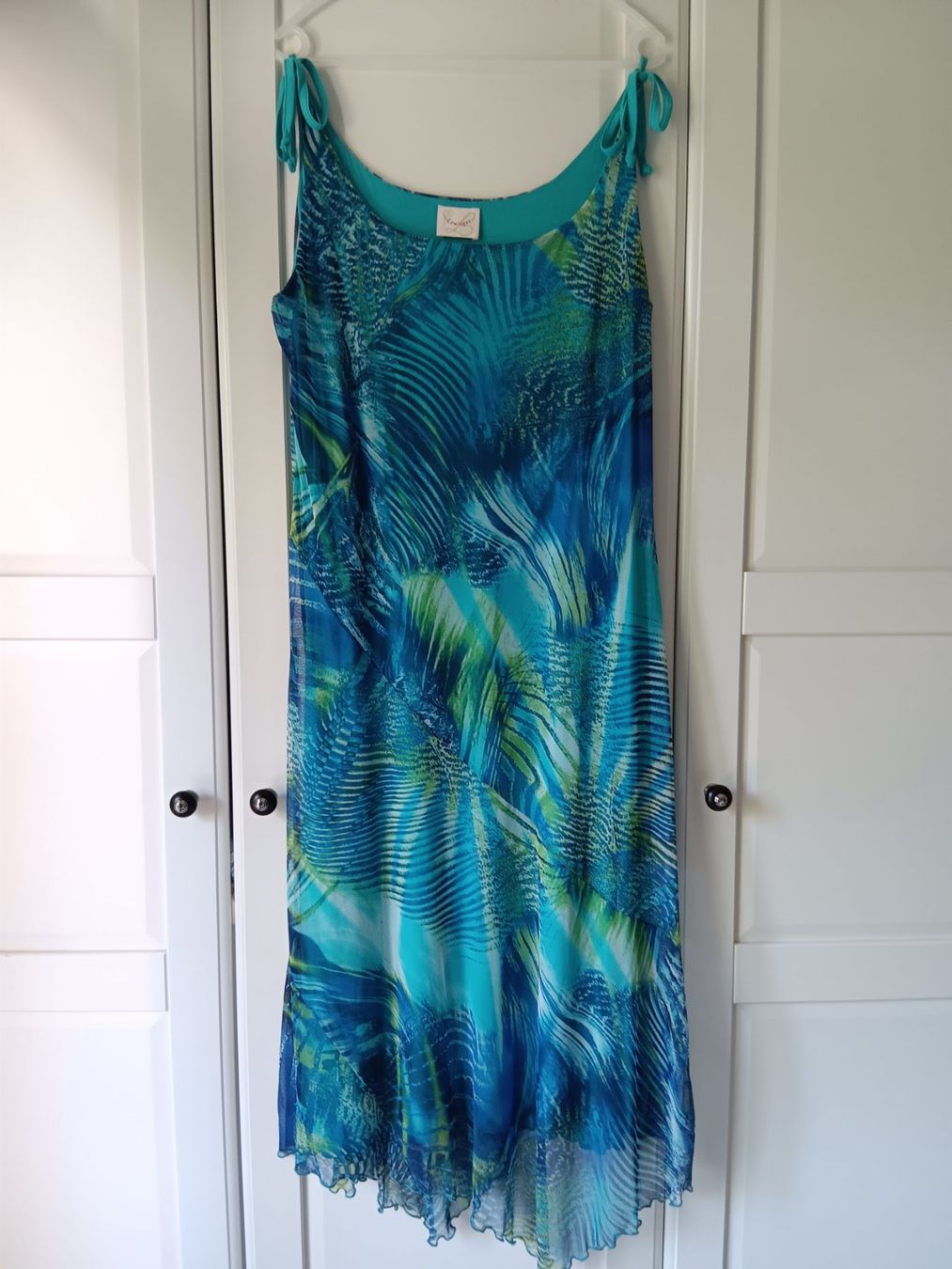 Kleider: LEWINGER Robe / Kleid taille / Grosse 38/40 (3) – Gebraucht aus Cossonay-ville von Super-Price-Quality