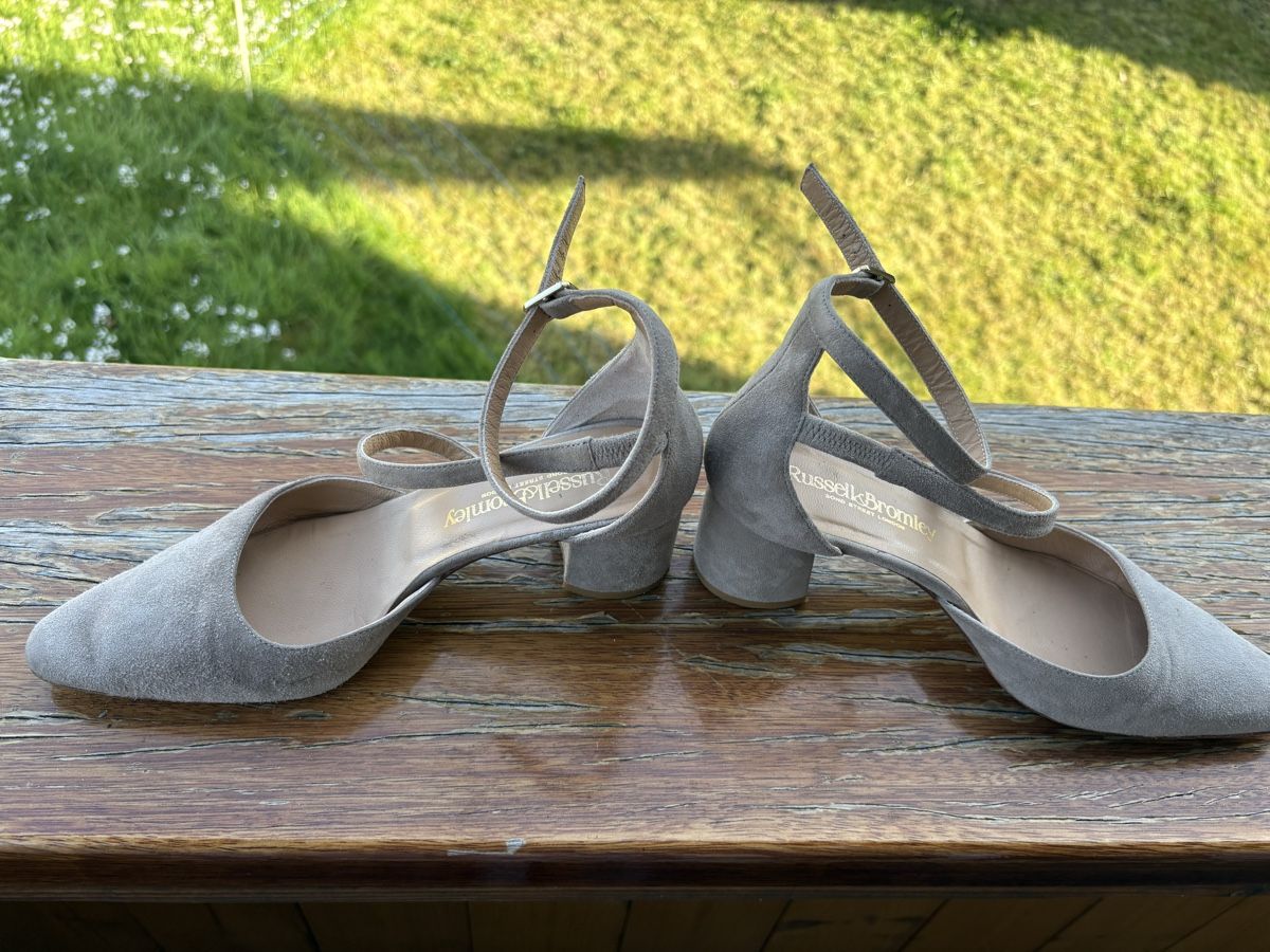 Scarpe da donna: Russell&Bromley, Sandalen, grau Wildleder, Grösse 37.5 – Usato da Schnottwil venduto da eka_sk9q 1