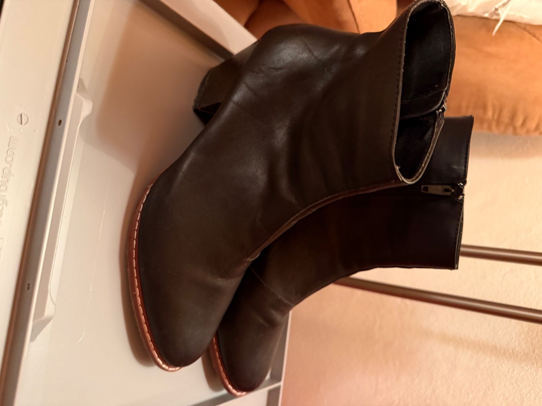 Scarpe da donna: Stiefelte – Usato da Benken ZH venduto da mar_5d2w