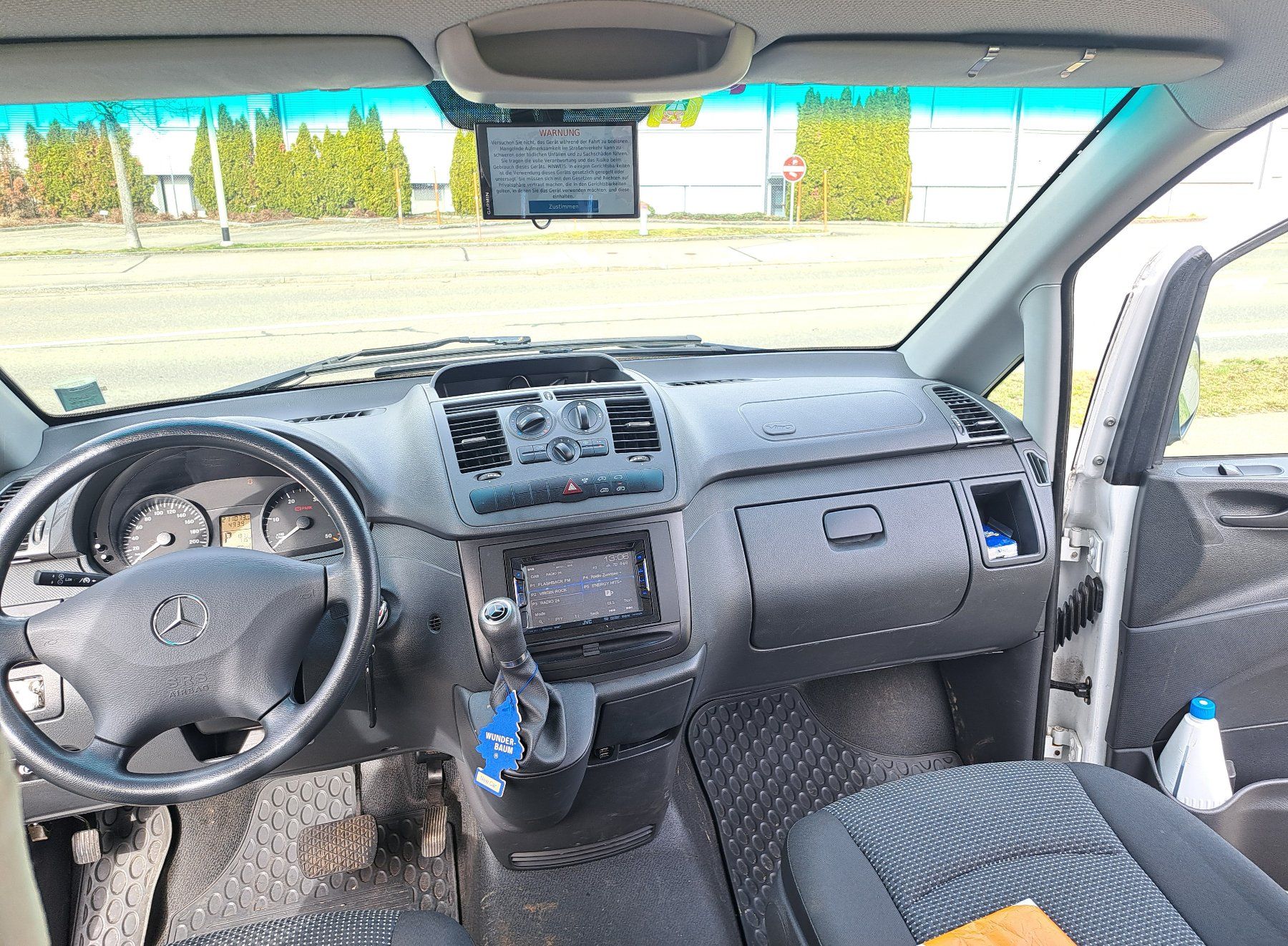 Mercedes-Benz Camping Fahrzeuge: Mercedes Vito 4x4 Camper – Gebraucht aus Hombrechtikon von  3