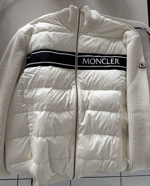 Moncler Giacche: Moncler Zip Cardigan mit Daunen – Usato da Walchwil venduto da AlonsoXXX 1