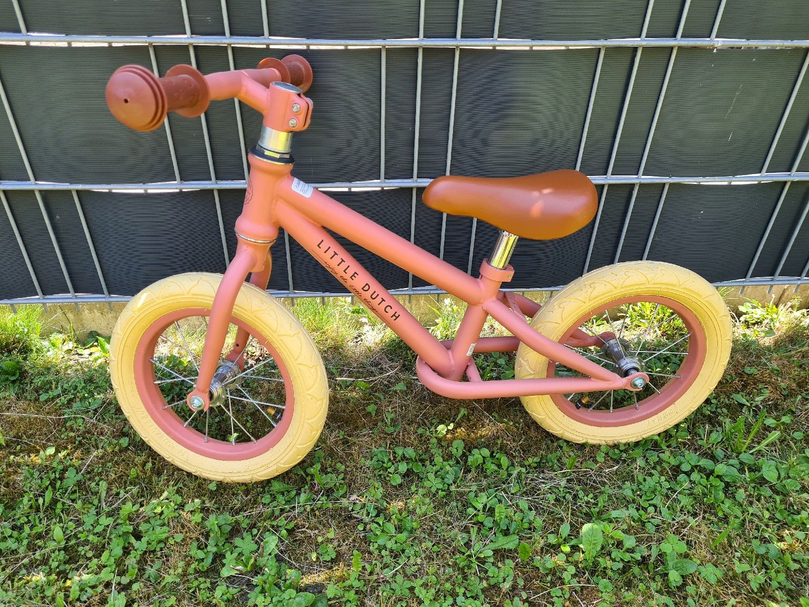 Veicoli per bambini: Little Dutch Laufrad 12" rosa – Usato da Au SG venduto da Svesabi
