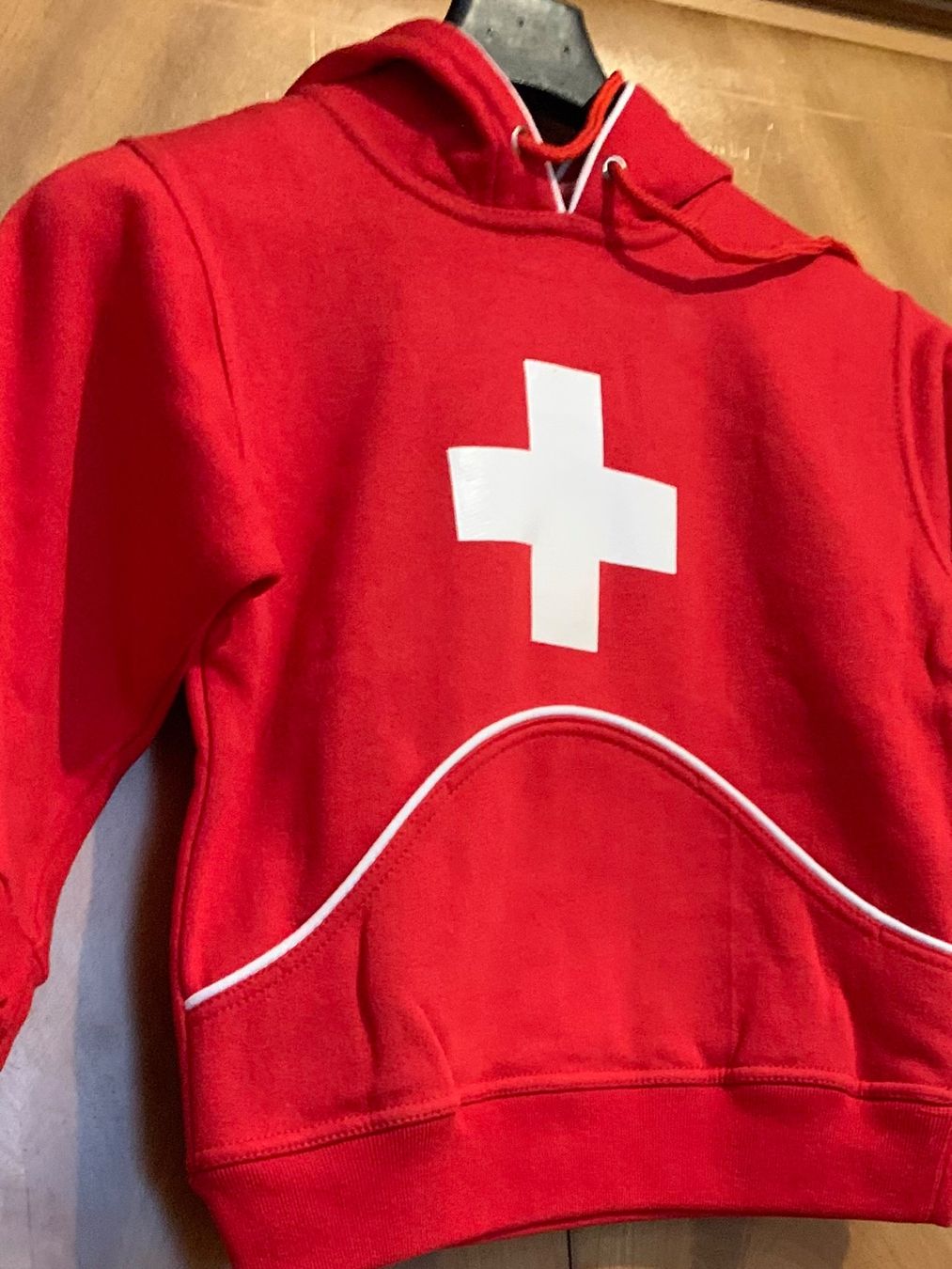 Pullover & Sweatshirts: Kapuzenpulli Grösse 116 – Neu und originalverpackt aus Horgen von Horga
