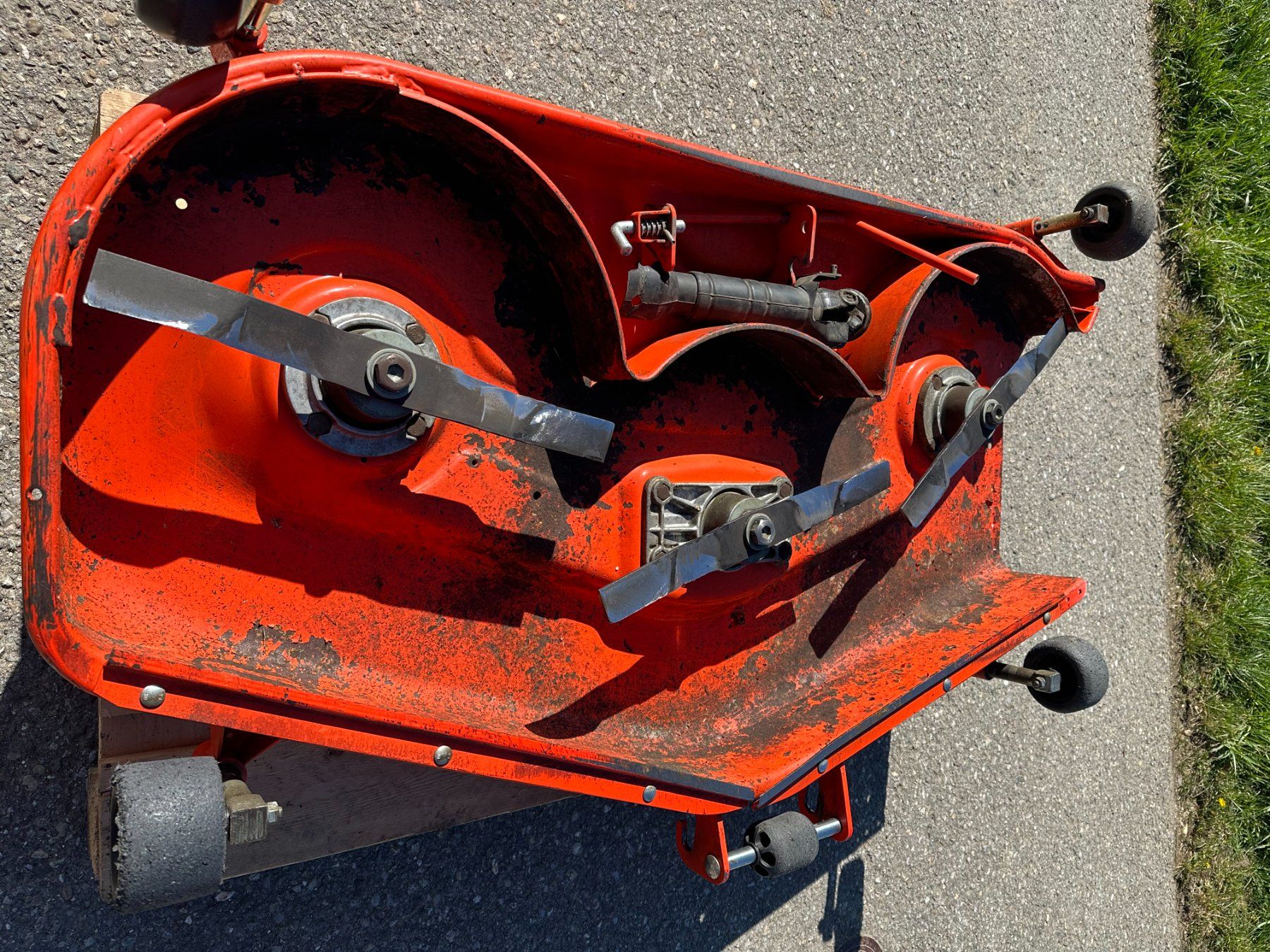 Kubota Tagliaerba: Kubota Rasentraktor BX 2350 EC – Usato da Brütten venduto da Holdi06 4