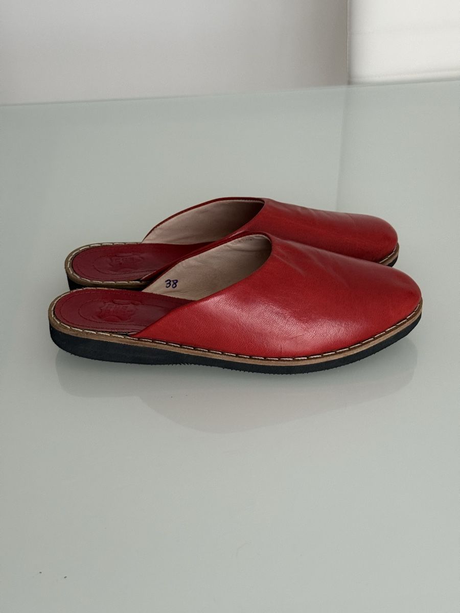 Scarpe da donna: NEW Handmade Red Leather Slippers Mules Babouche – Nuovo (secondo la descrizione) da Thalwil venduto da perulina 5