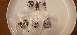Lot 6 Looney Tunes Pins Bugs Bunny Daffy Duck