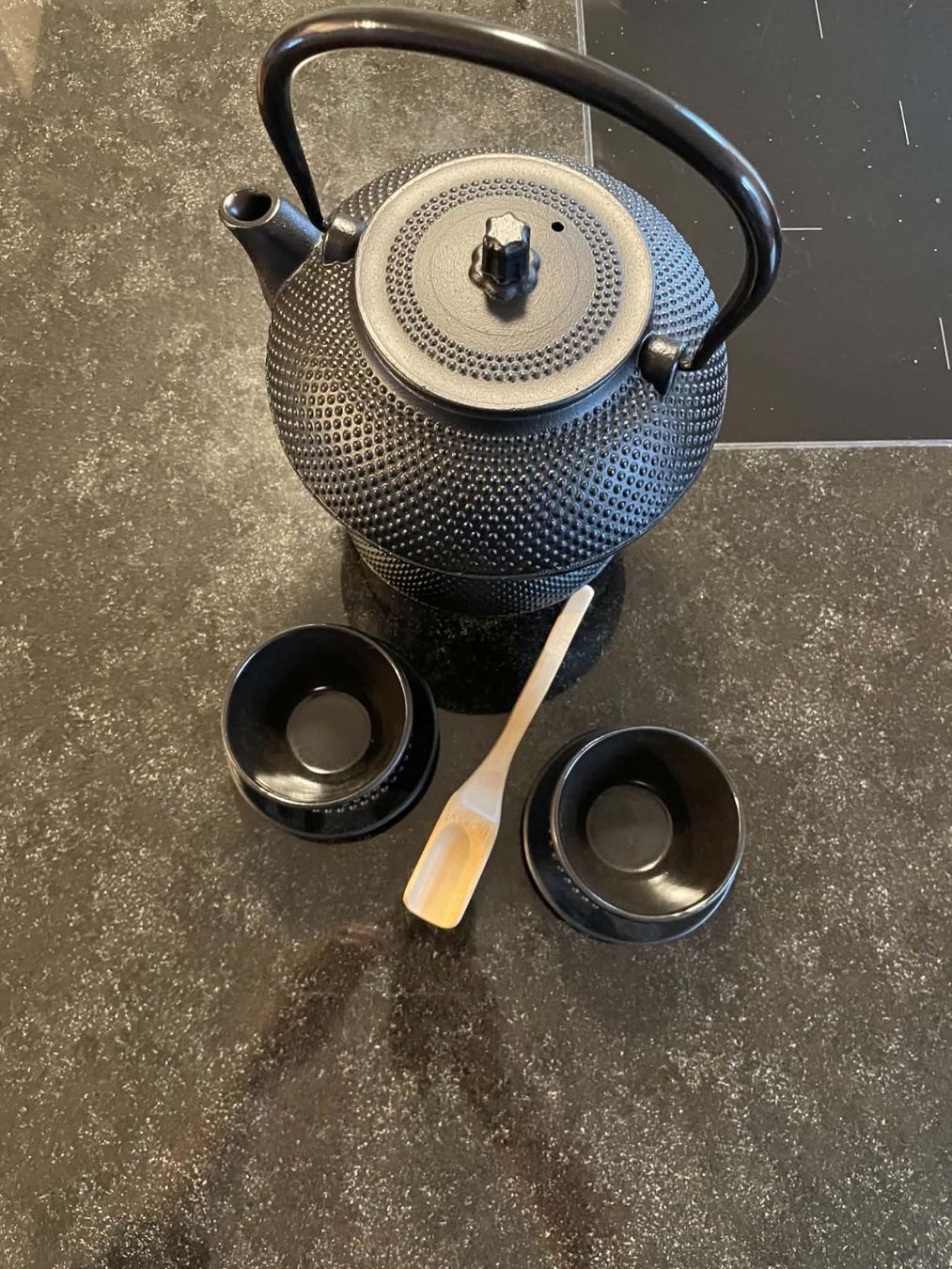 Teiere: Cast iron tea set – Nuovo e nell'imballaggio originale da Zürich venduto da mar_6szv 1