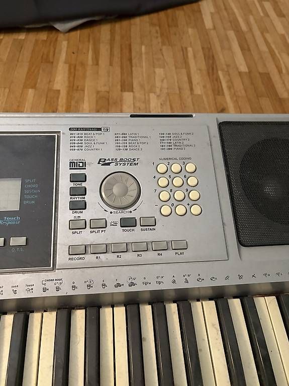 Strumenti musicali: Piano/synthétiseur  – Usato da Genève venduto da gab.ellaa 4