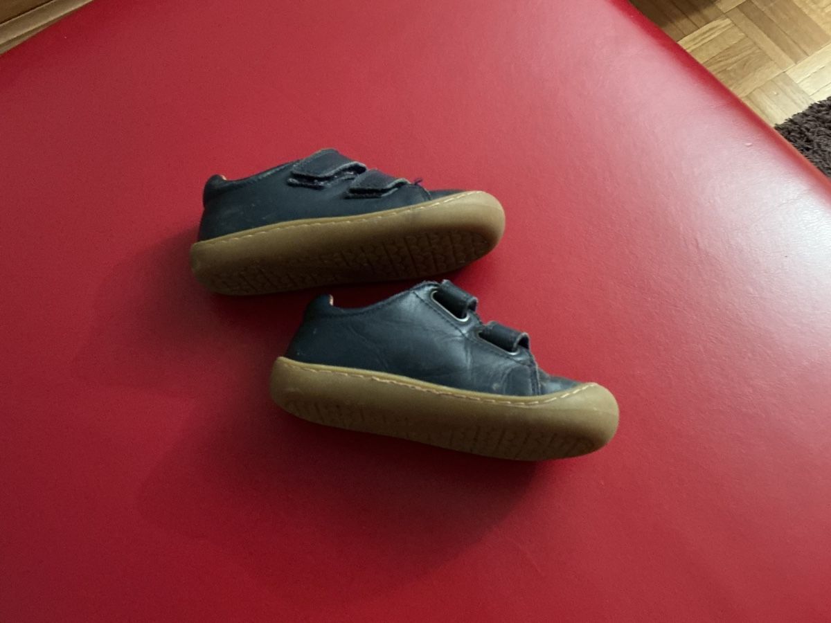 Elefanten Schuhe für Jungen: Kinder Elefanten Schuhe/ Gr 23 – Gebraucht aus Wallisellen von Arvenstube 3