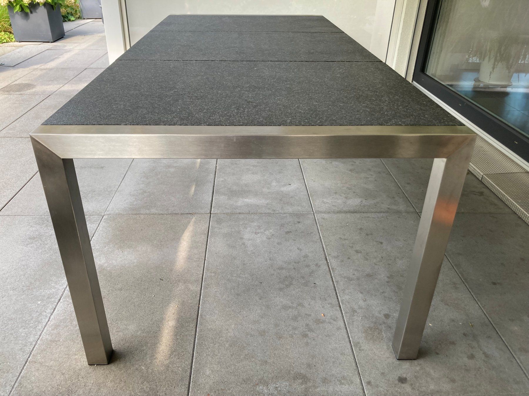 Tische: Gartentisch Edelstahl/Granit Anthrazit – Gebraucht aus Brittnau von CRU26 1
