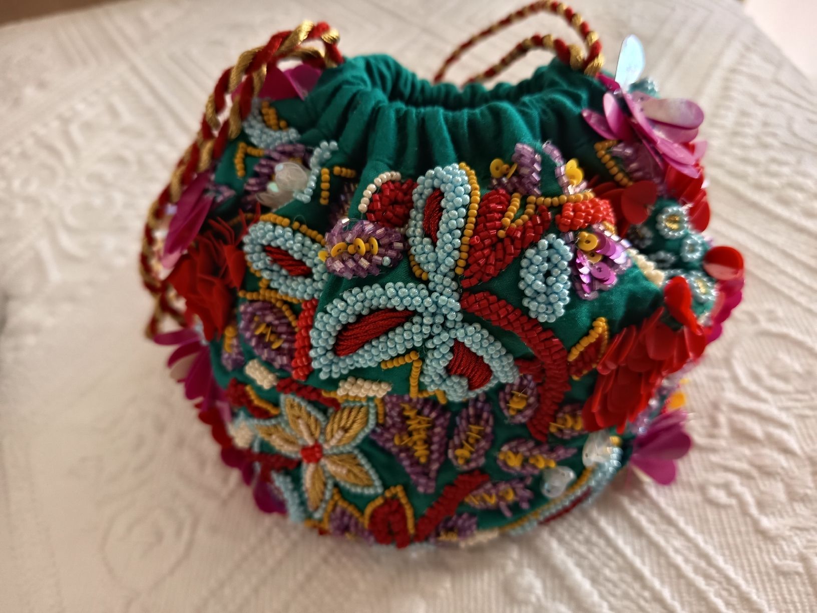 Zara Borse & Zaini: Zara Beaded Drawstring Bag  – Nuovo (secondo la descrizione) da Basel venduto da beg_6v7r 1