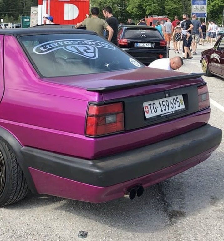 Volkswagen Tutti pezzi di ricambio auto: Jetta 2 16v Heckspoiler – Usato da Frauenfeld venduto da VAG-12