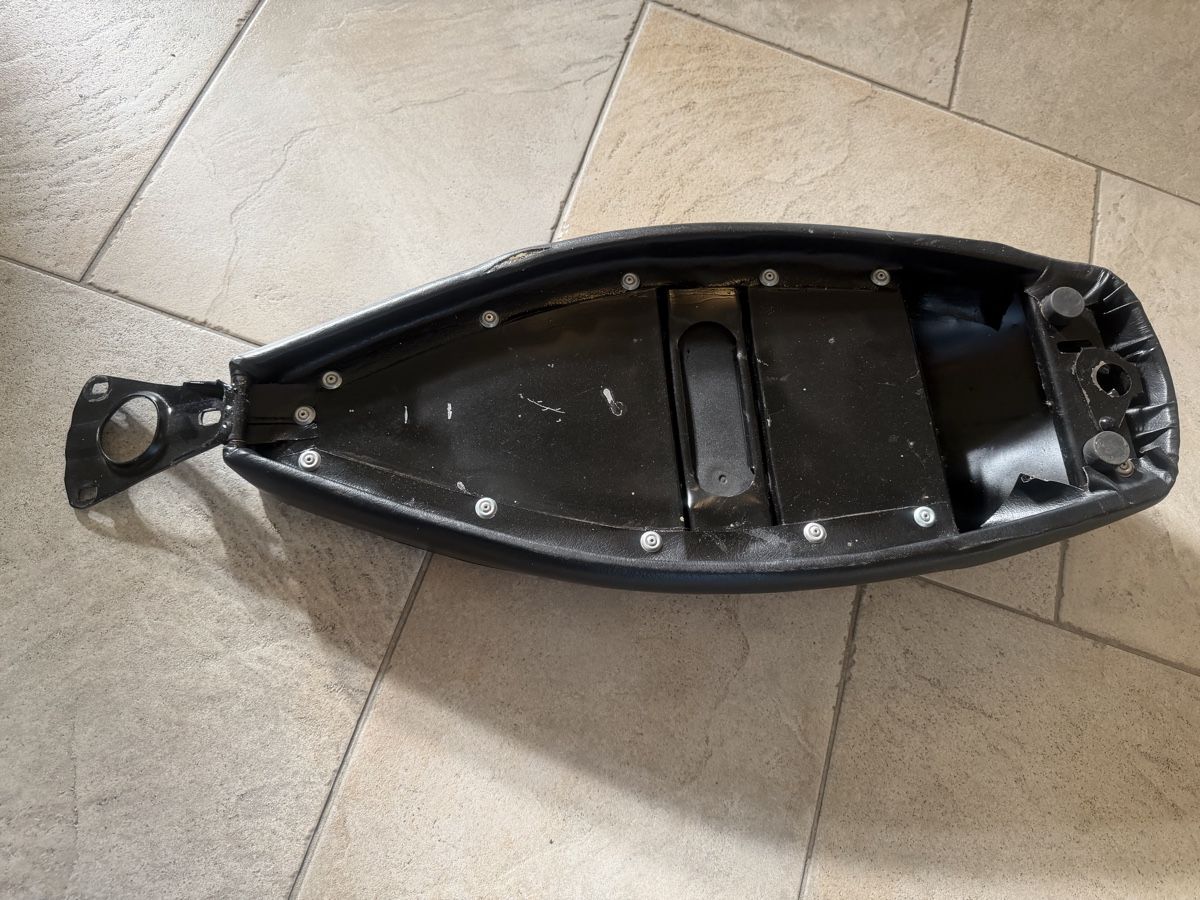 Vespa Toutes les pièces pour scooter: Vespa Sattel  – D'occasion à Trimbach par ale5522 1