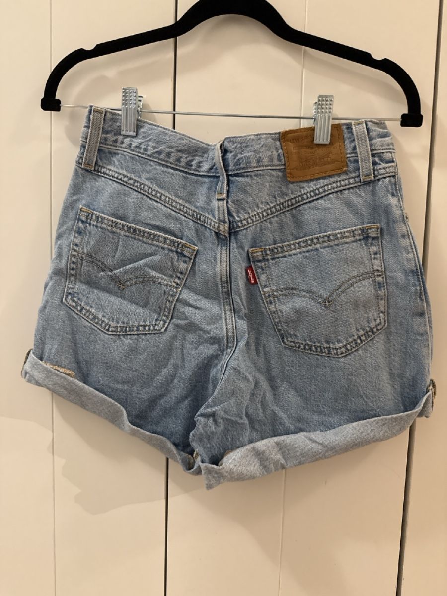 Levi's Jeans: Levis 80s mom shorts – Usato da Zürich venduto da AlineCr 4