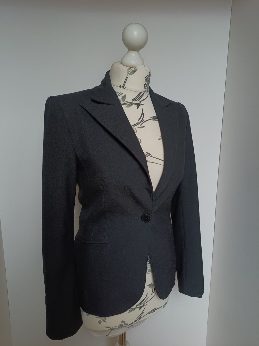 Giacche: Schneidiger Schwarzer Blazer von "WE Fundamentals" – Usato da Peccia venduto da LillyMarie98 1