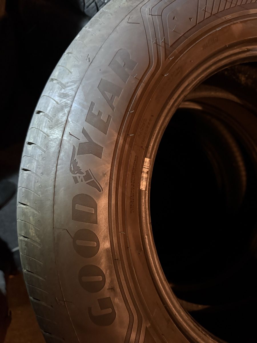 Pneumatici & Ruote complete: Guterhaltene Goodyear 285/60R18  – Usato da Bretzwil venduto da angel094