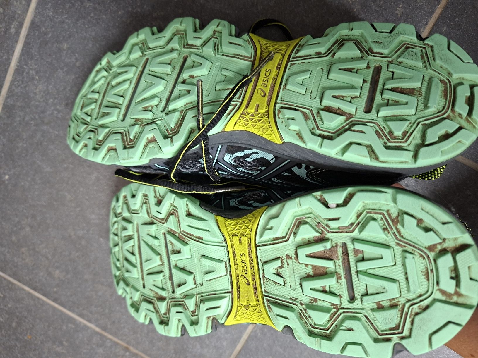 Asics Damenschuhe: Asics Sneakers Gr.39 – Gebraucht aus Biberist von Stylux01 1