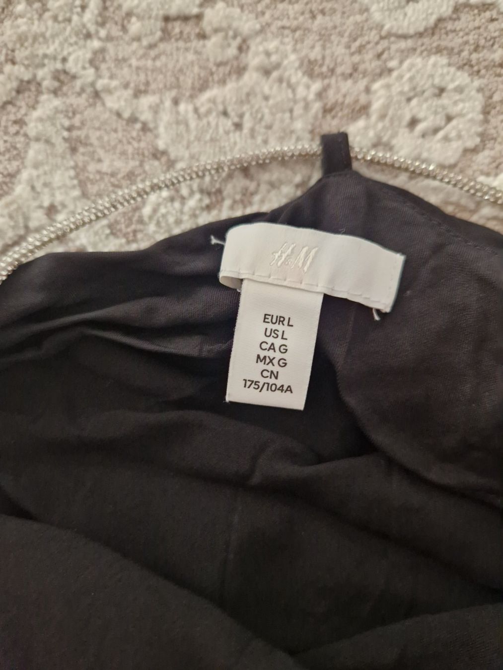H&M Tops: H&M Schwarzes Top mit Strass-Trägern, Gr. L – Gebraucht aus Erlinsbach SO von ULIKH 7