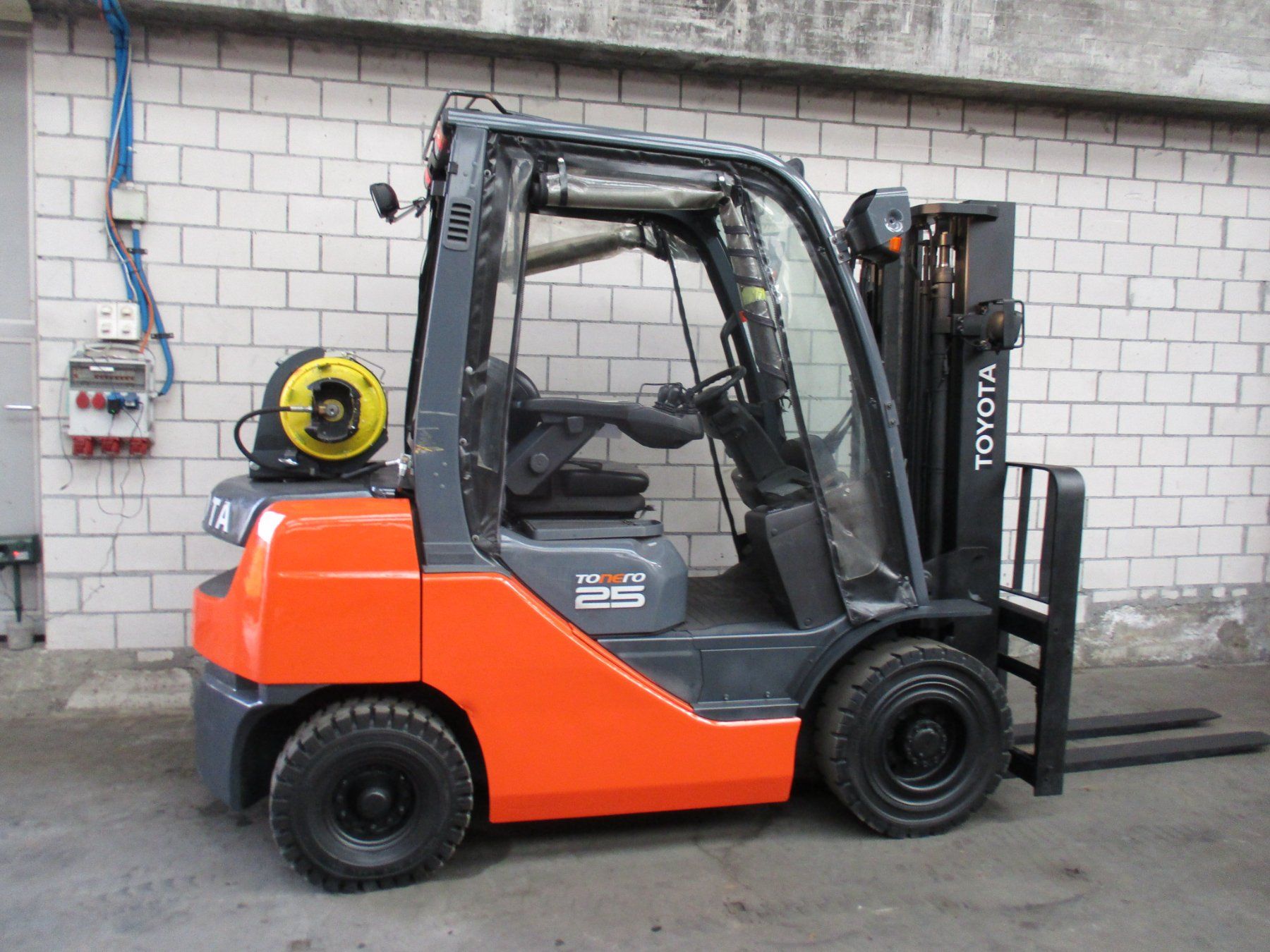 Toyota Carrelli elevatori e a forche: STAPLER  TOYOTA 02-8FGF25  BENZIN+GAS  GABELSTAPLER – Usato da Seon venduto da zomahandel 5