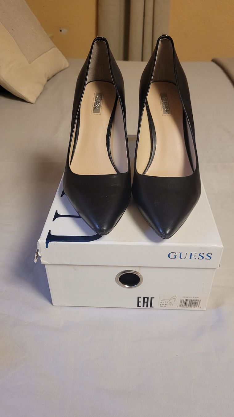 Guess Scarpe da donna: Escarpins Guess Noirs Taille 41, – Usato da collonges venduto da marlene.carlos