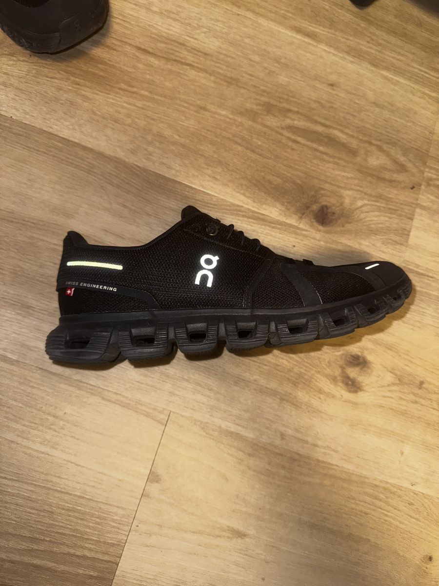 On Herrenschuhe: Chaussures On  – Gebraucht aus Petit-Lancy von bou_7vrk 1