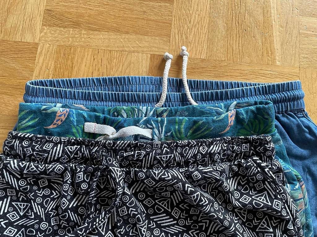 Hosen: Kurze Hosen 140 Mädchen – Gebraucht aus nidau von sanyu80 1