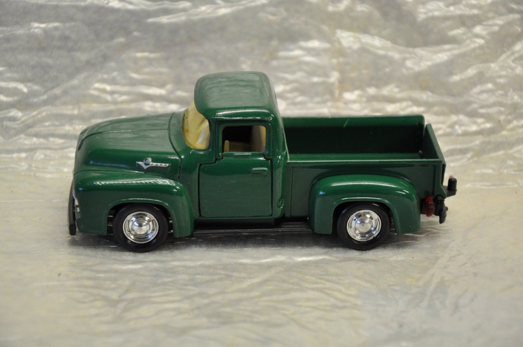 Ford Modellini d'auto: Ford Pickup – Nuovo e nell'imballaggio originale da Ebnat-Kappel venduto da Aallerlei 1