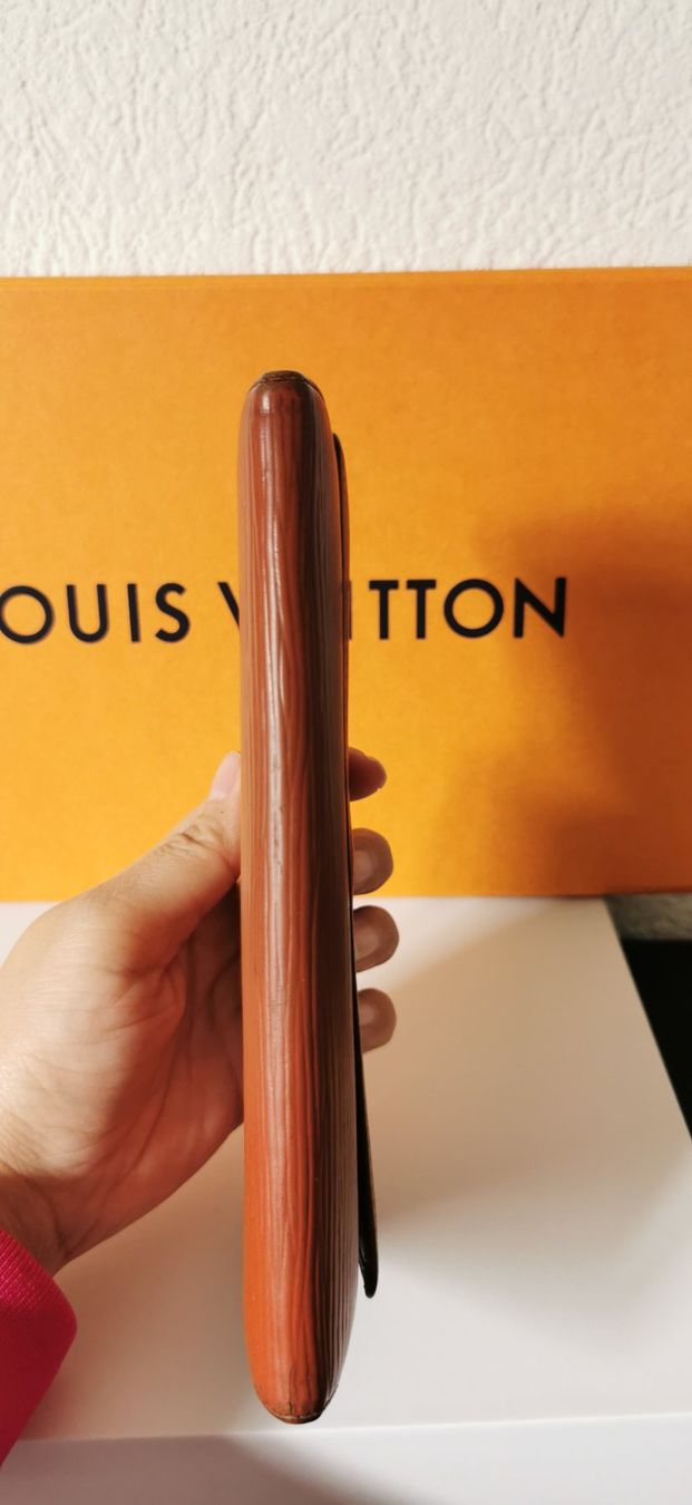 Louis Vuitton Portamonete: LV Epi Sara 2 Cards Wallet – Usato da Morges venduto da B.Nipawan 8